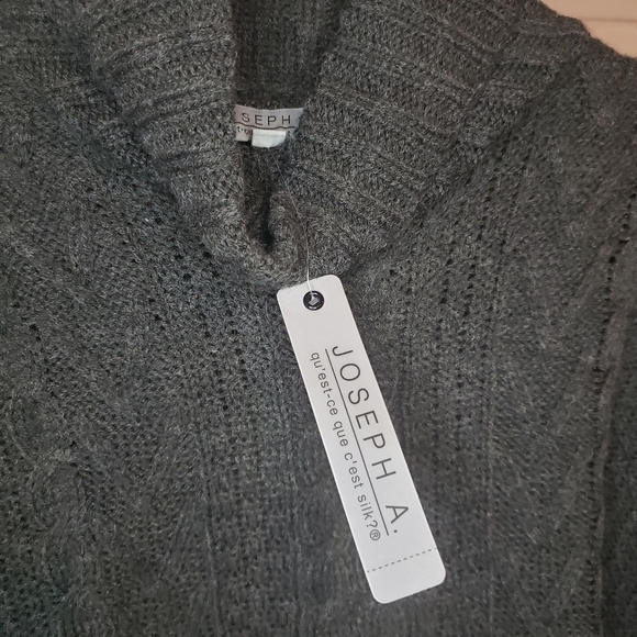 Joseph A. Oversized Cable Knit Sweater in Charcoal heather - Size XS - Picture 8 of 9